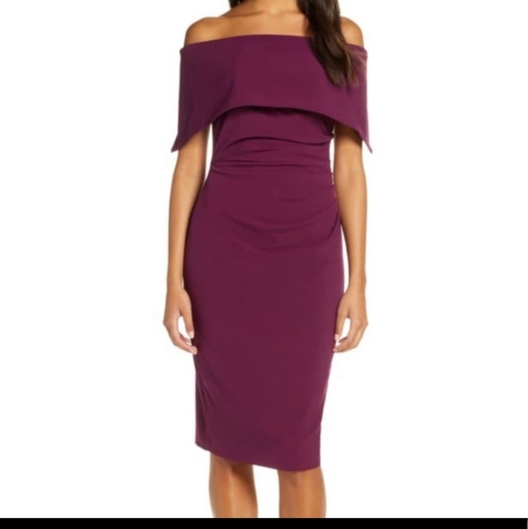 Vince Camuto Dresses & Skirts - NWT Vince Camuto Off the Shoulder Bodycon fold dress size 2 color burgundy